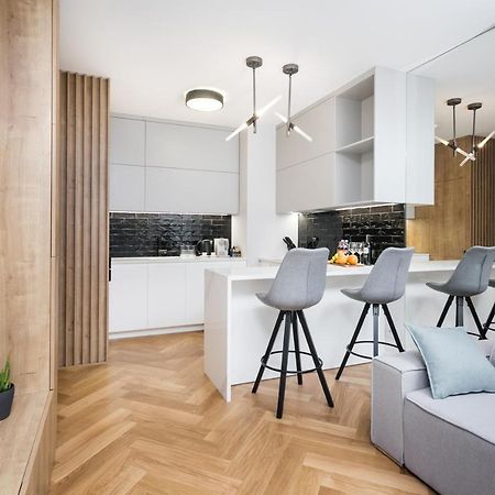 Luxury Apartments Mennica Residence - Golden Apartments - City Center Warsawa Bagian luar foto