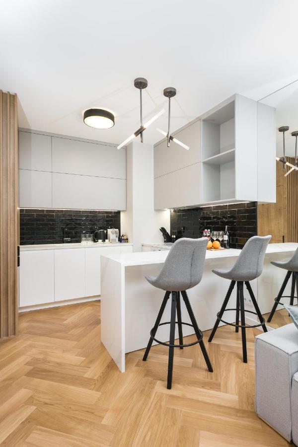 Luxury Apartments Mennica Residence - Golden Apartments - City Center Warsawa Bagian luar foto