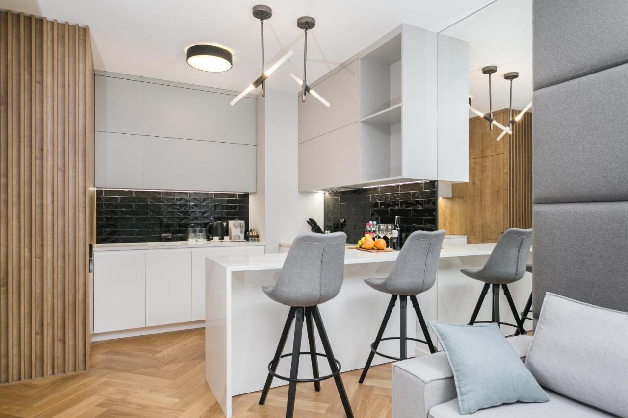 Luxury Apartments Mennica Residence - Golden Apartments - City Center Warsawa Bagian luar foto