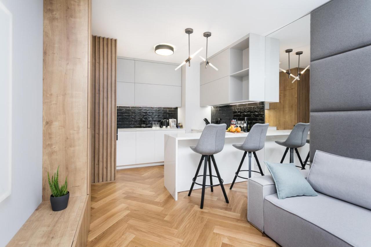 Luxury Apartments Mennica Residence - Golden Apartments - City Center Warsawa Bagian luar foto