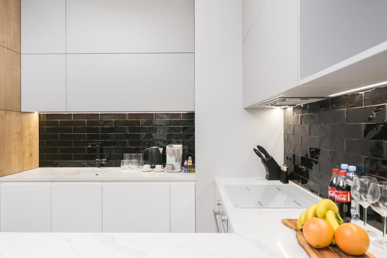 Luxury Apartments Mennica Residence - Golden Apartments - City Center Warsawa Bagian luar foto