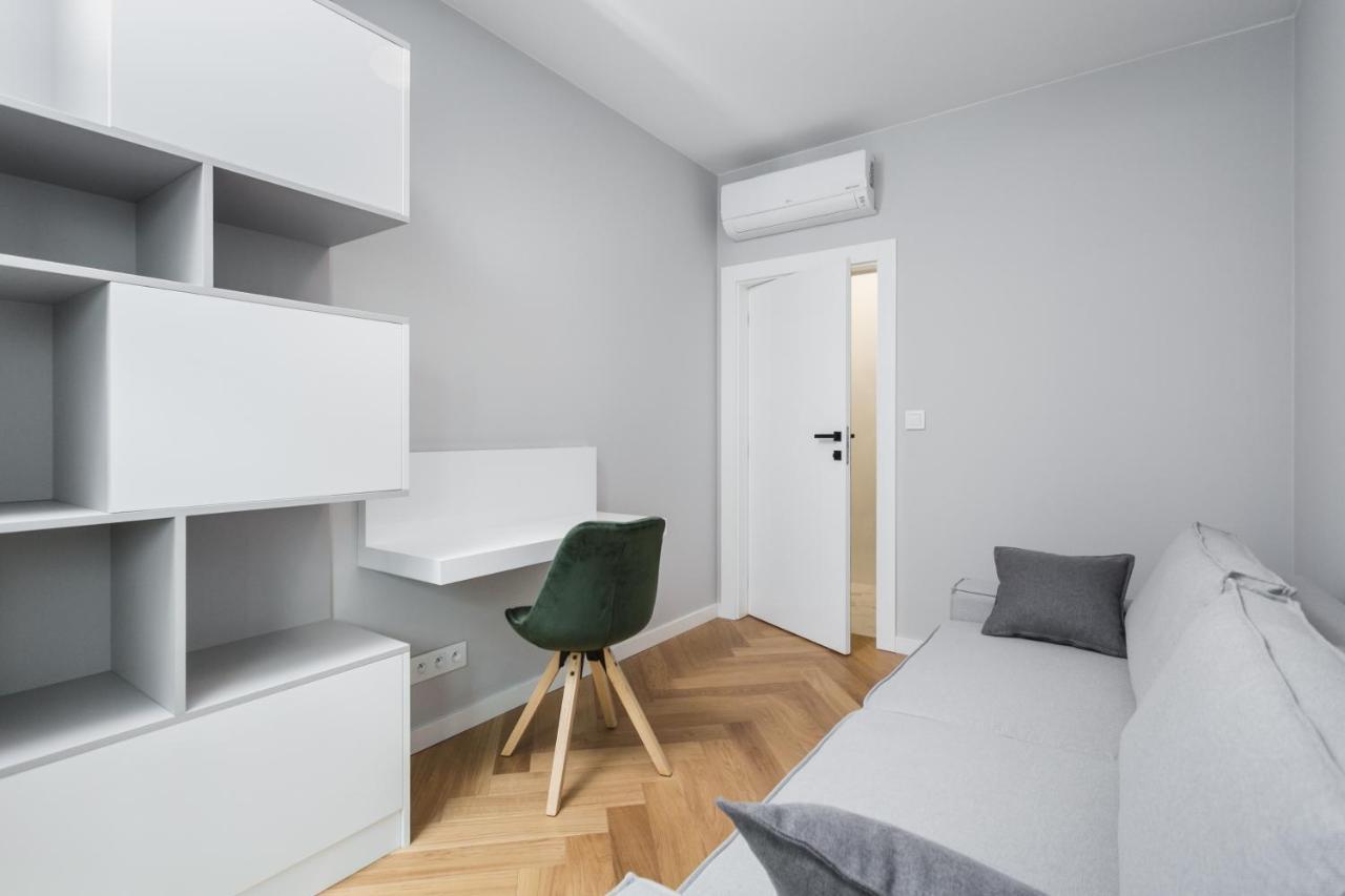 Luxury Apartments Mennica Residence - Golden Apartments - City Center Warsawa Bagian luar foto