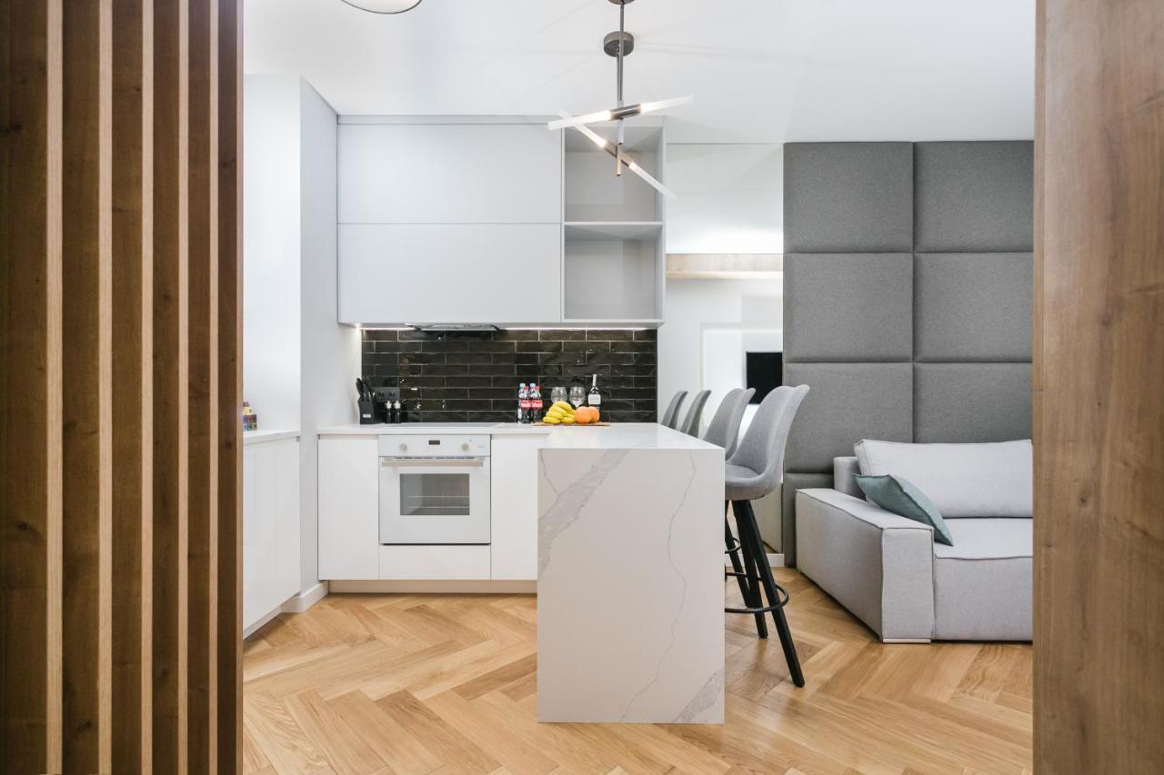 Luxury Apartments Mennica Residence - Golden Apartments - City Center Warsawa Bagian luar foto