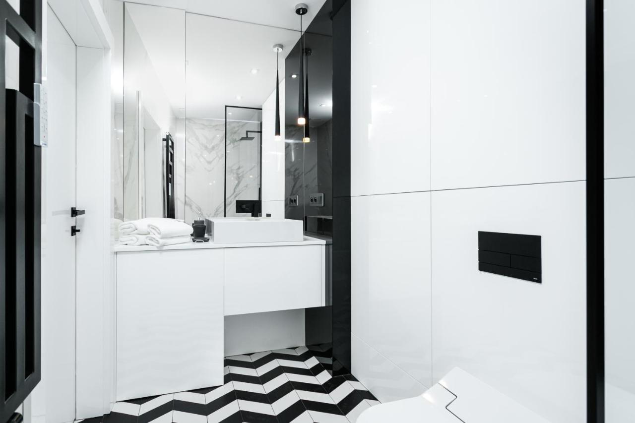 Luxury Apartments Mennica Residence - Golden Apartments - City Center Warsawa Bagian luar foto