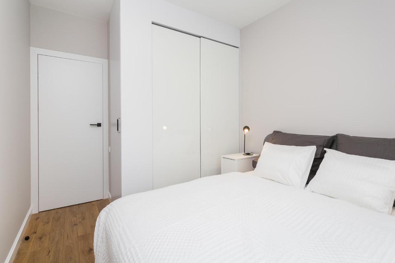Luxury Apartments Mennica Residence - Golden Apartments - City Center Warsawa Bagian luar foto