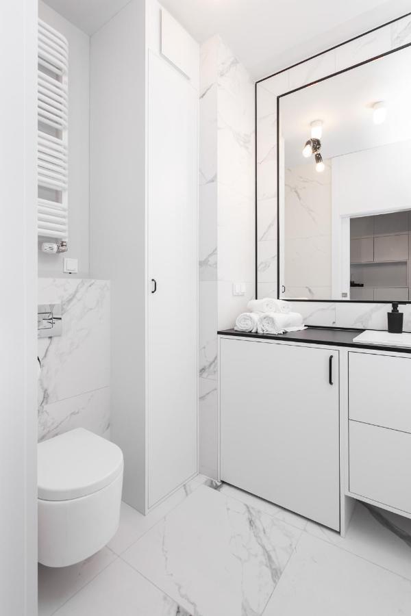 Luxury Apartments Mennica Residence - Golden Apartments - City Center Warsawa Bagian luar foto