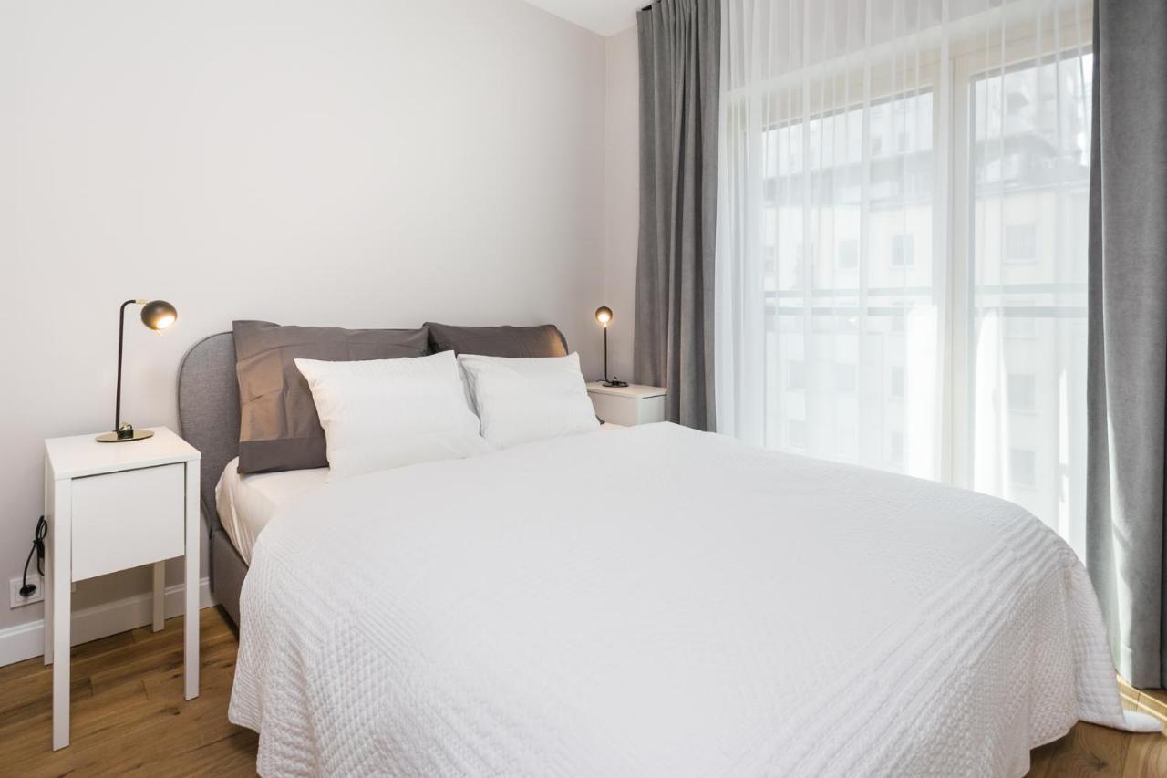 Luxury Apartments Mennica Residence - Golden Apartments - City Center Warsawa Bagian luar foto